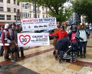 Pancarta-No-Casco-Obligatorio