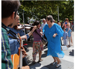 11 la madre de la novia baila música irlandesa por Rafa