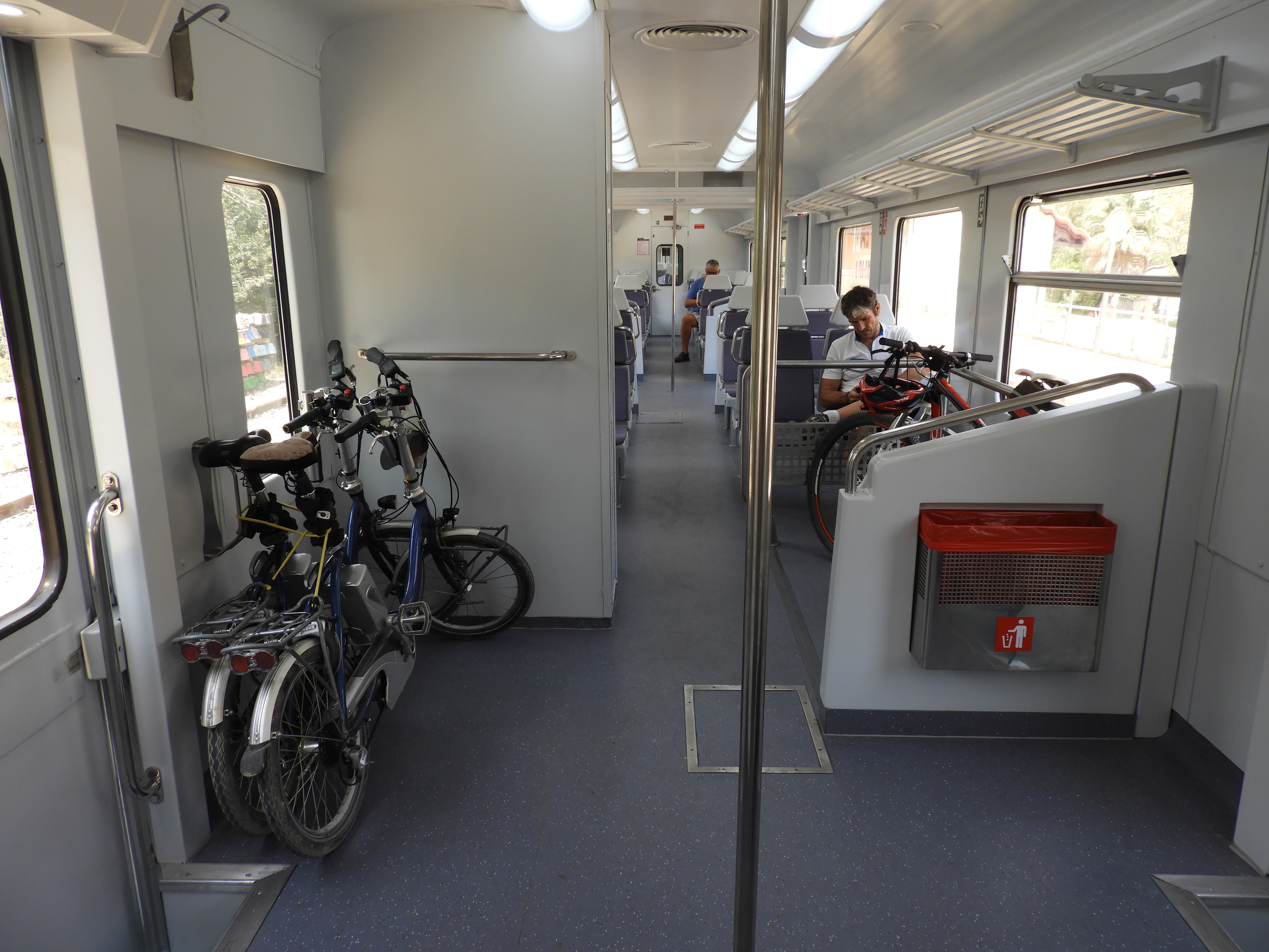 Rodalies València piensa en bici